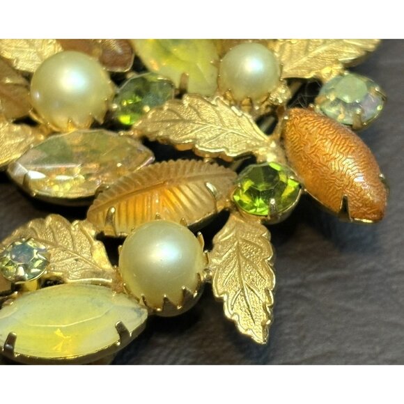 VTG KRAMER UNSIGNED FRUIT SALAD RHINESTONE MOLDED LEAVES FAUX PEARL BROOCH PIN - Picture 5 of 10